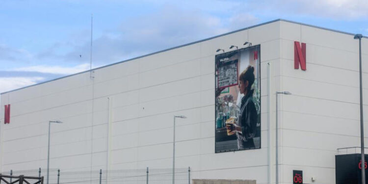 Netflix Faces $20 Billion Loss Amid Trump’s Proposed 100% Movie Tariffs